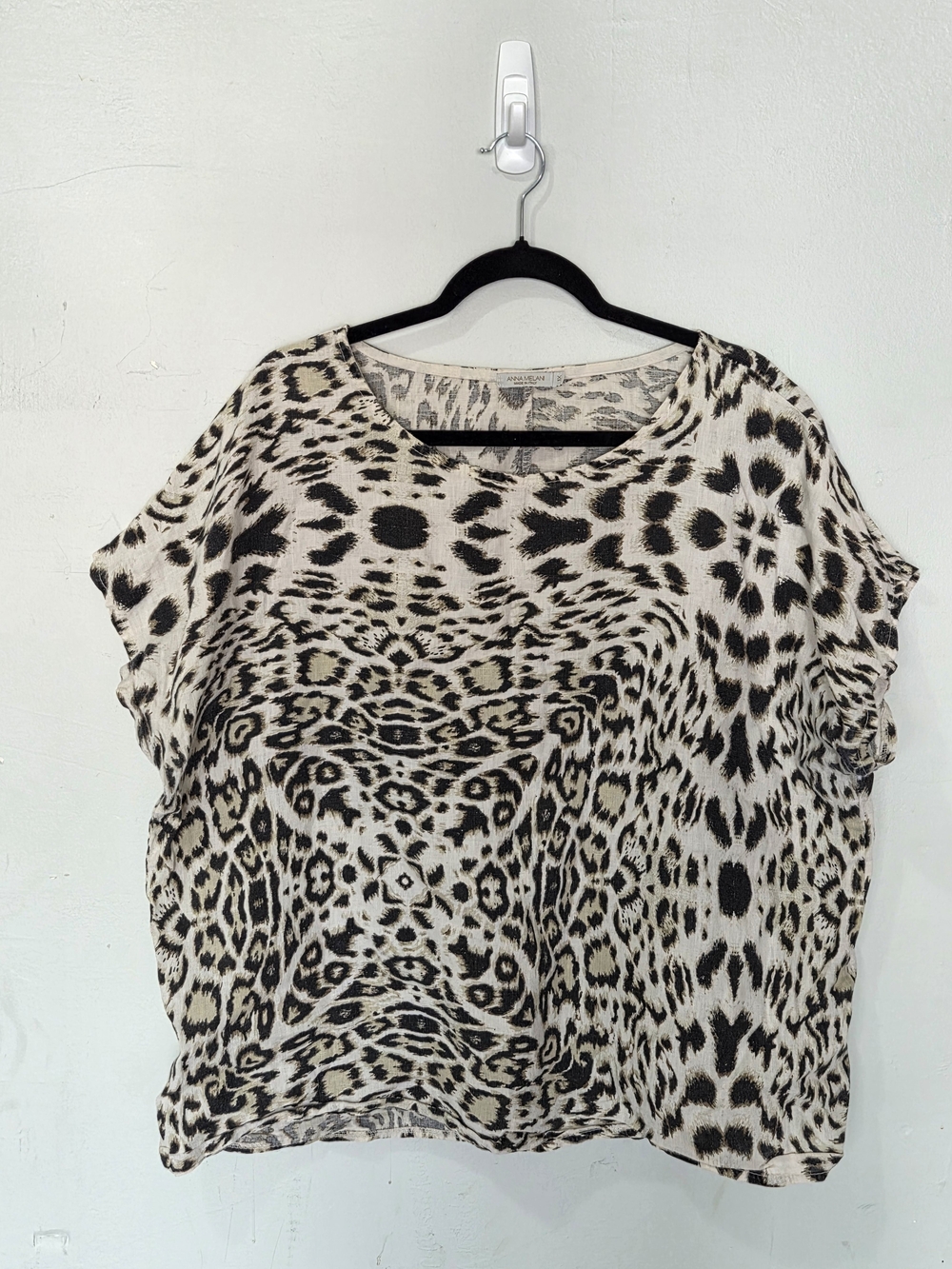 Anna Melani Leopard Print Short Sleeve Blouse in Beige/Black 1X